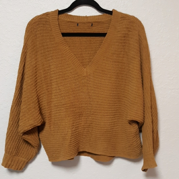 American Eagle Outfitters Sweaters - FLASH SALE! NWOT American Eagle knitted sweater
